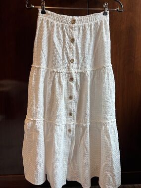 Eberjey S White Eyelet Tiered Button-Front Skirt with ruffle detail.